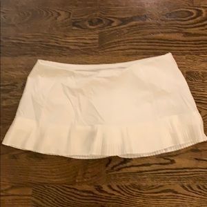 White lululemon tennis skirt! Size 10!